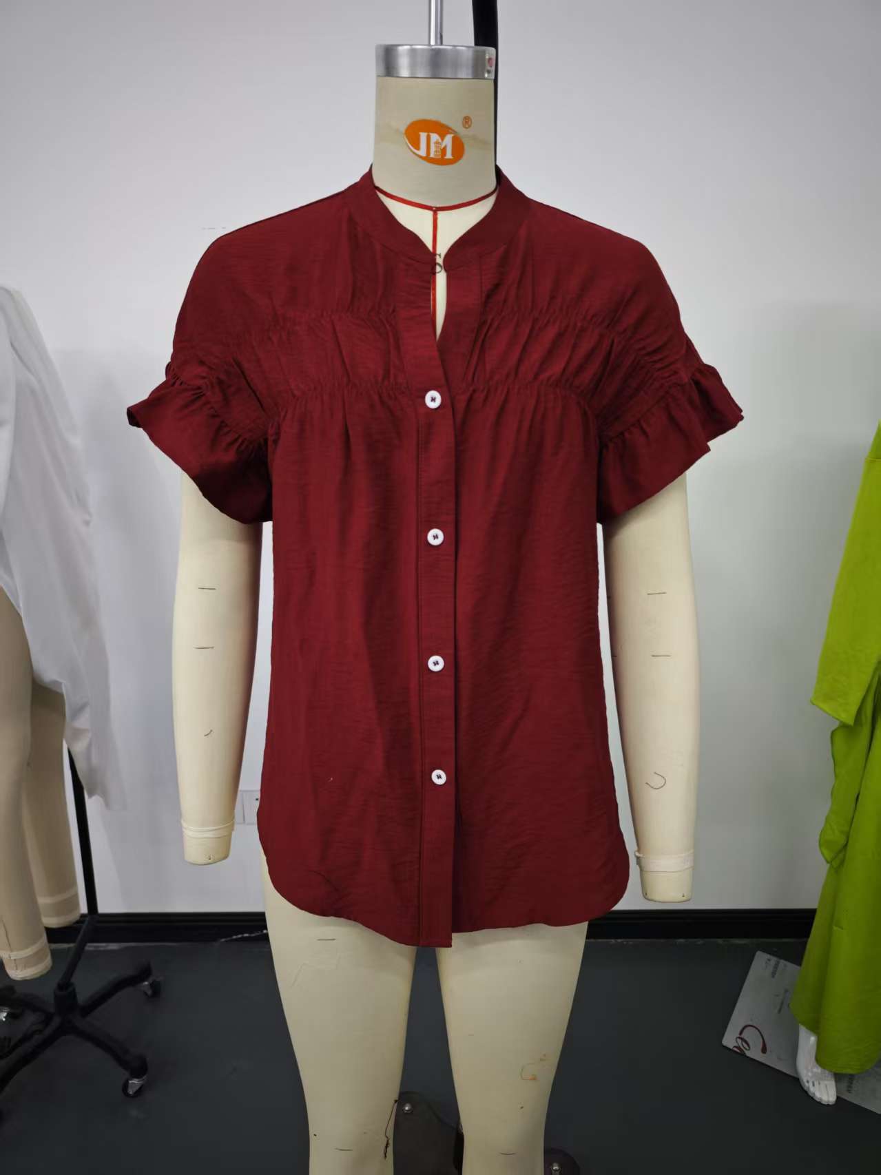 Casual short-sleeved gathered buttoned solid-color cotton-linen stand-collar shirt